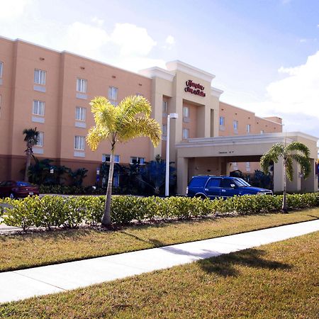 Hampton Inn & Suites - Форт Пиърс Екстериор снимка