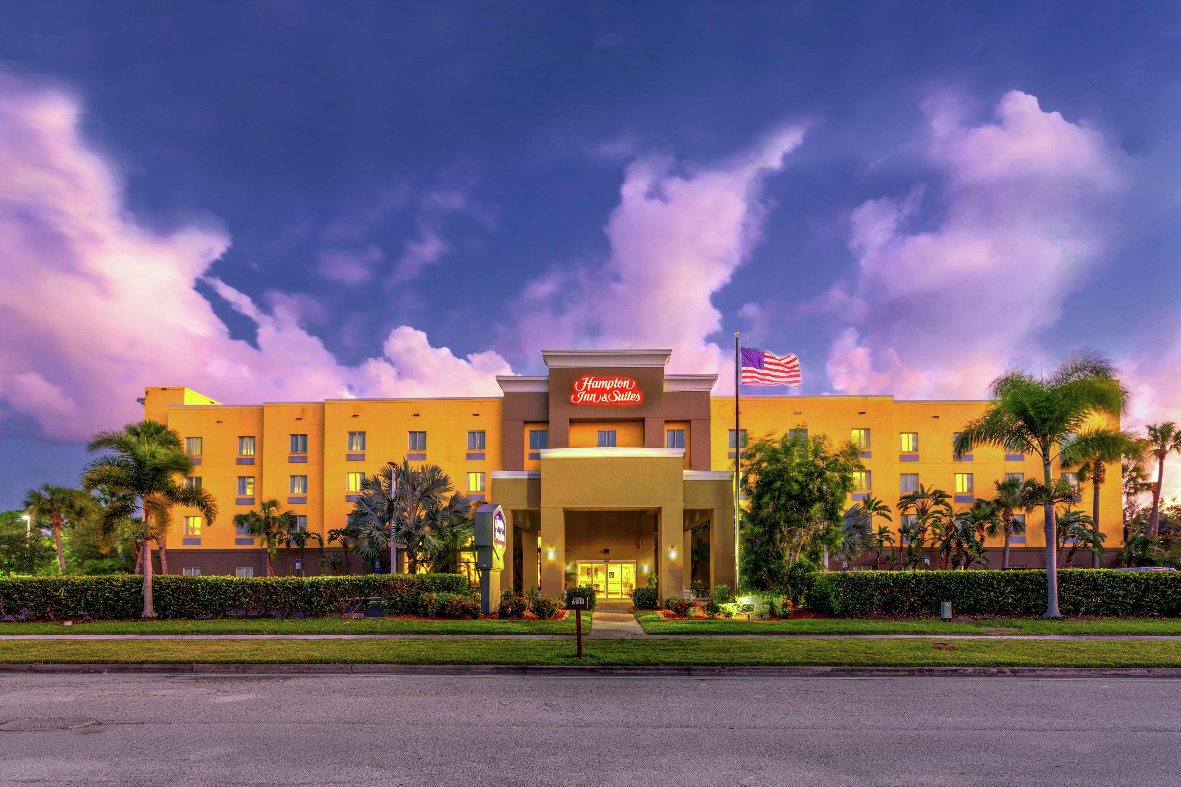 Hampton Inn & Suites - Форт Пиърс Екстериор снимка